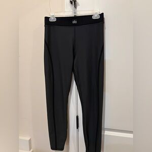 Alo Yoga black Airlift High-Waist 7/8 Line Up Legging Size M